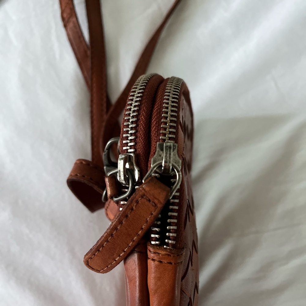 VILENCA Holland Genuine Leather Small Crossbody Shoulder Bag Cognac TK352 NWT - Picture 7 of 8